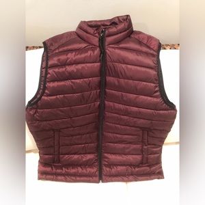 Aeropostale Men’s Maroon Puffer Vest - Size Medium